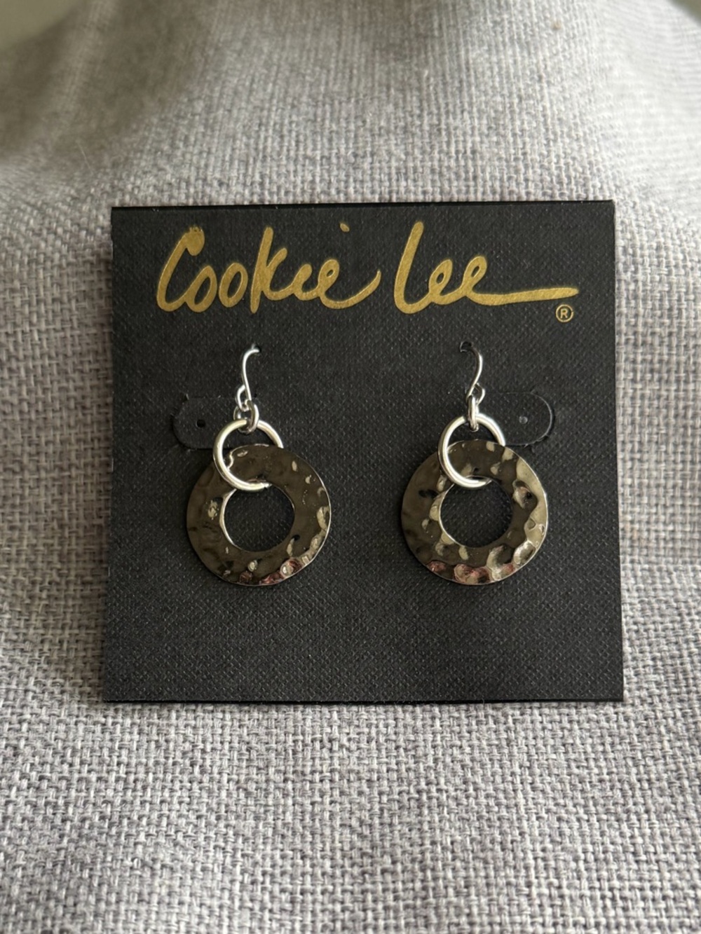 Cookie Lee Hammered Circle Drop Earrings Silver & Gunmetal Dangle Lightweight - Picture 4 of 4